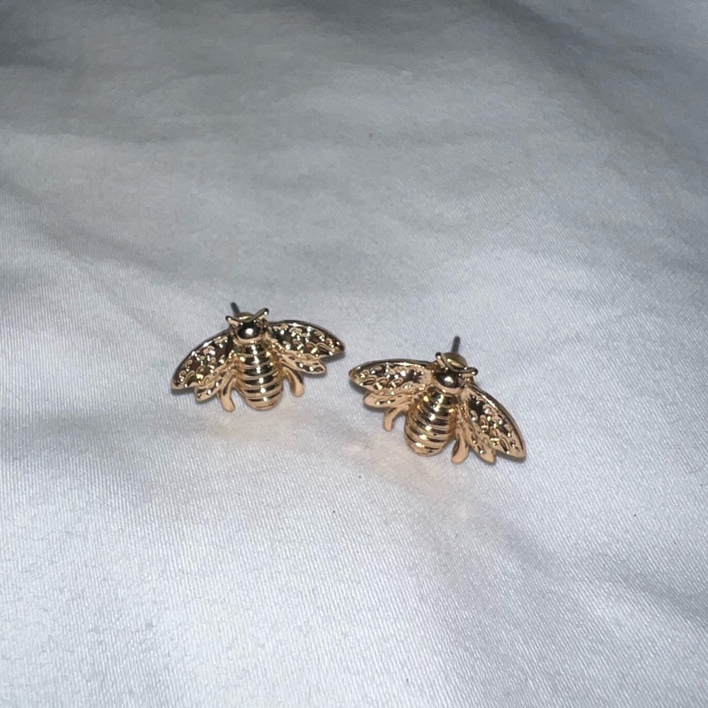hot topic gold bee earrings